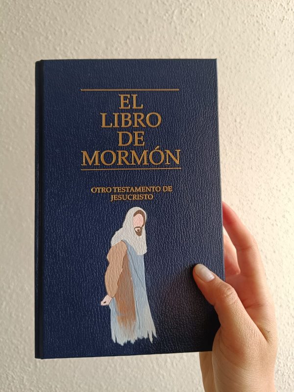 Libros de Mormón decorados