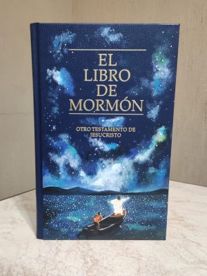 Libros de Mormón decorados